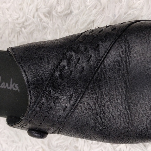 Clarks Black Leather Faux Button Strap Closed Toe Mid Heel Slip On Clog Shoe - Picture 12 of 16